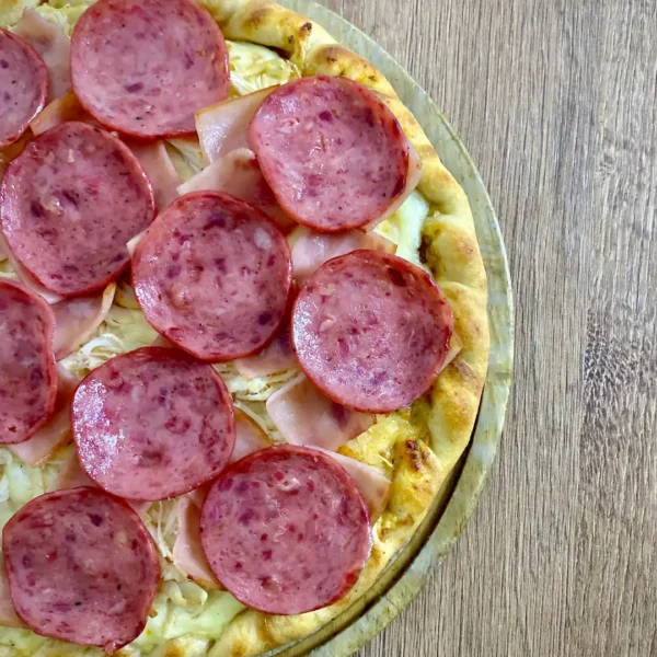 pizzatrscarnes Pizza tres carnes